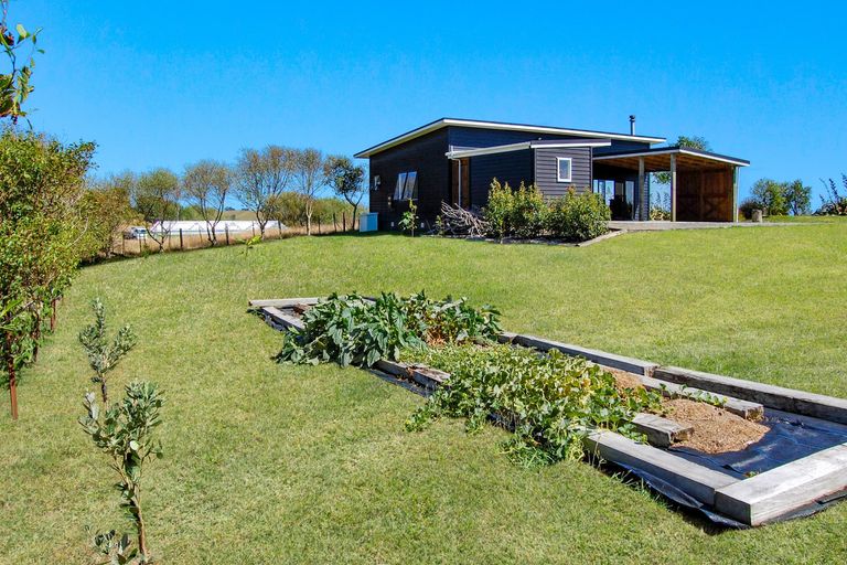 Photo of property in 1470 Oneriri Road, Kaiwaka, 0573