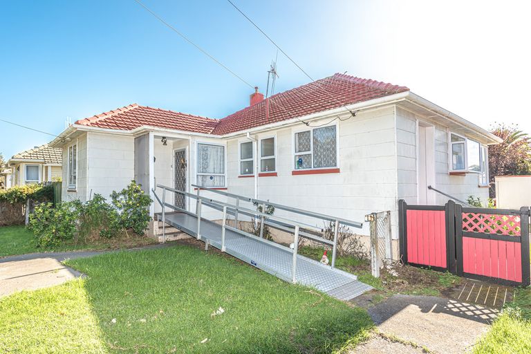 Photo of property in 54 Harper Street, Gonville, Whanganui, 4501