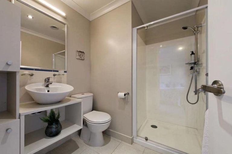 Photo of property in 9l Clearwater Cove, West Harbour, Auckland, 0618