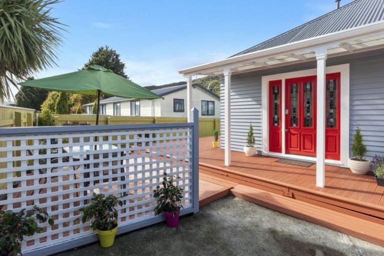 Photo of property in 1140 High Street, Taita, Lower Hutt, 5011