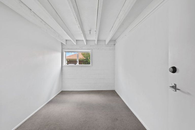 Photo of property in 21 Patons Road, Howick, Auckland, 2014