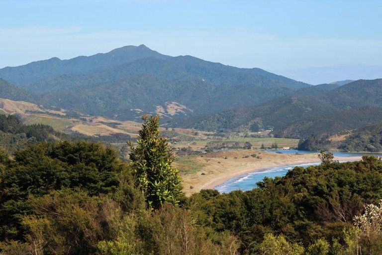 Photo of property in 890 Tuateawa Road, Waikawau, Coromandel, 3584