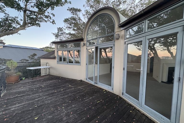 Photo of property in 1/5 Princes Street, Northcote Point, Auckland, 0627
