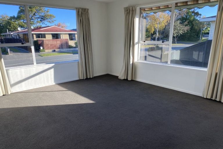Photo of property in 20 Chipping Lane, Redwood, Christchurch, 8051
