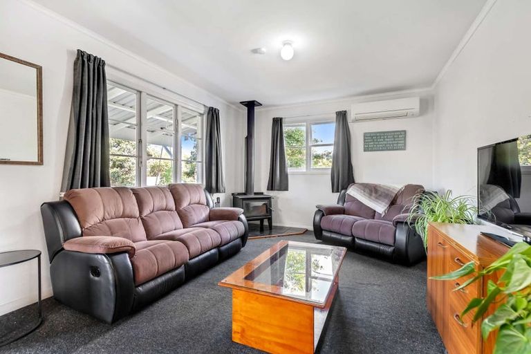 Photo of property in 5 Rangitira Avenue, Palmerston North, 4414