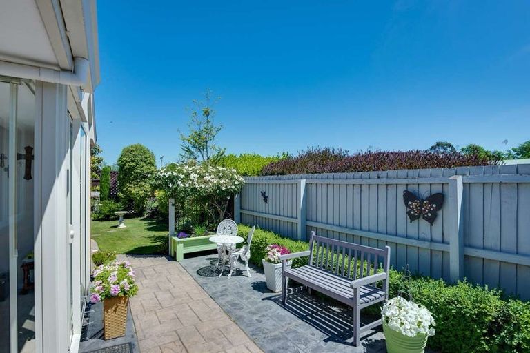 Photo of property in 59 Queenspark Drive, Parklands, Christchurch, 8083