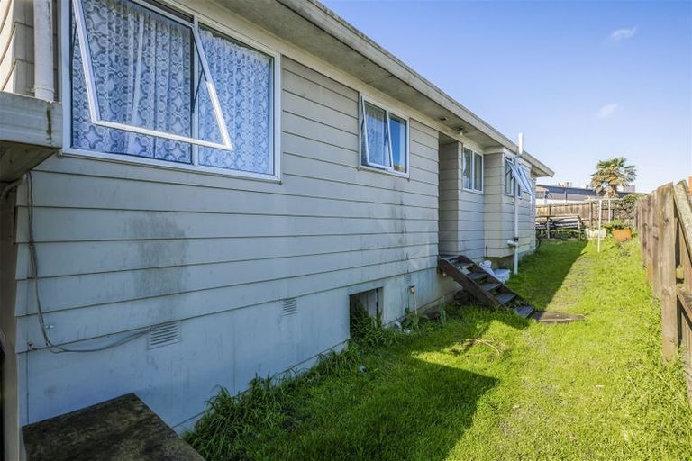 Photo of property in 3/10 Penion Drive, Flat Bush, Auckland, 2023