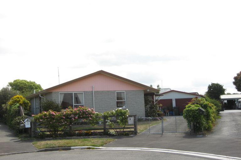 Photo of property in 19 Tamarisk Place, Parklands, Christchurch, 8083