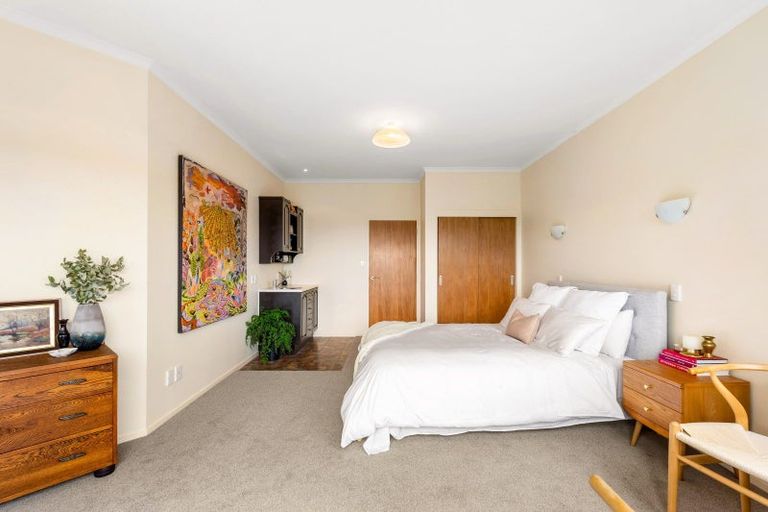 Photo of property in 81 Hikanui Drive, Havelock North, 4130