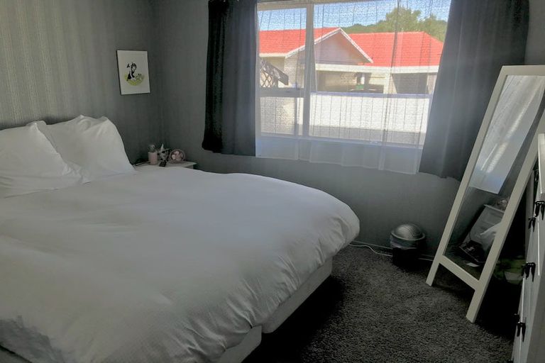 Photo of property in 2/71 Gemstone Drive, Birchville, Upper Hutt, 5018