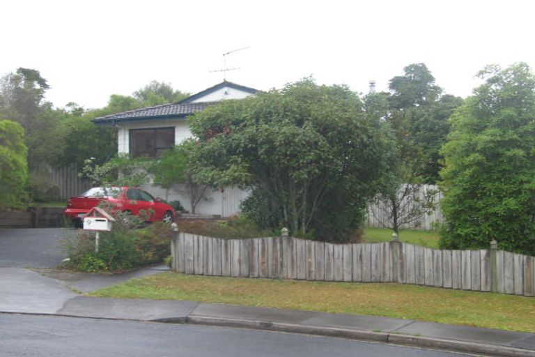 Photo of property in 9 Kupari Place, Totara Vale, Auckland, 0629