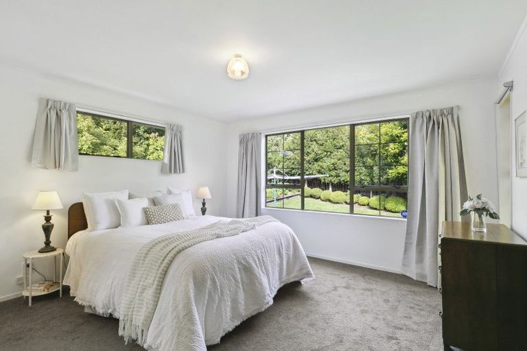 Photo of property in 1 Brasenose Place, Tawa, Wellington, 5028