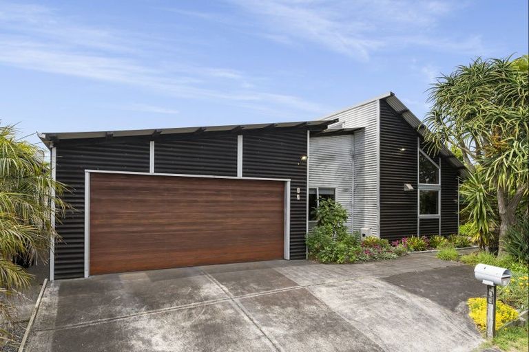 Photo of property in 33 Nautilus Drive, Papamoa Beach, Papamoa, 3118