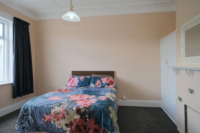 Photo of property in 21 West Avenue, Saint Clair, Dunedin, 9012