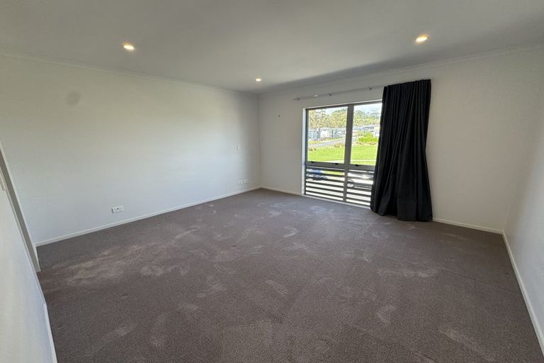 Photo of property in 20 Gilbert Hall Way, Swanson, Auckland, 0614