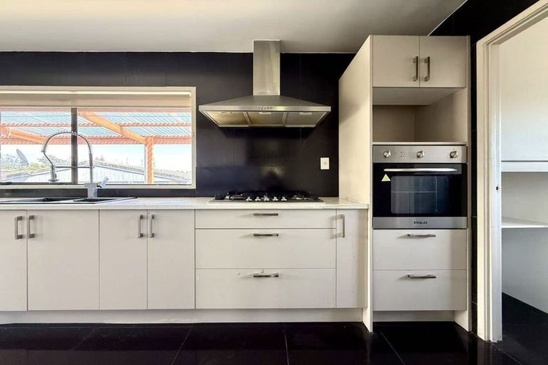 Photo of property in 3 Palm Court Drive, Glen Eden, Auckland, 0602