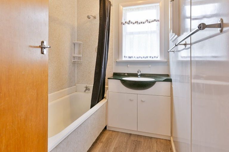 Photo of property in 5 Derwent Street, Wainuiomata, Lower Hutt, 5014