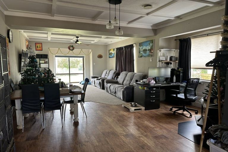 Photo of property in 5 Kitchener Street, Eltham, 4322