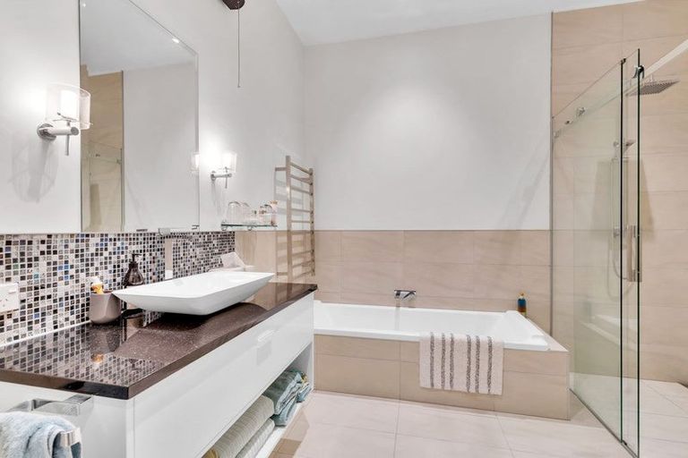 Photo of property in 36 Hoeke Road, Carrington, Carterton, 5791