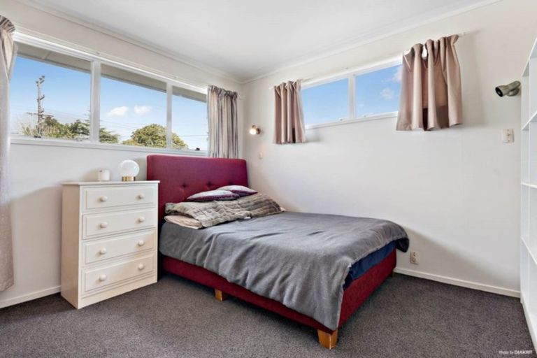 Photo of property in 22 Royal Road, Massey, Auckland, 0614