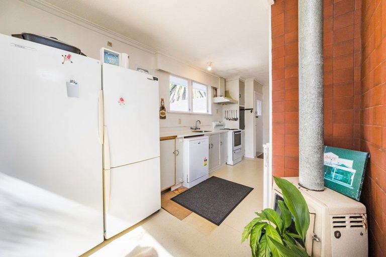 Photo of property in 11 Catlins Crescent, Milson, Palmerston North, 4414