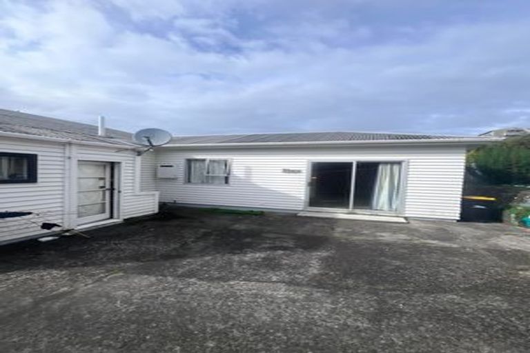 Photo of property in 8 Phillip Street, Johnsonville, Wellington, 6037