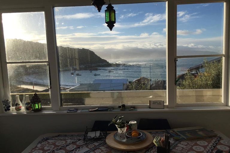 Photo of property in 8 Milne Terrace, Island Bay, Wellington, 6023