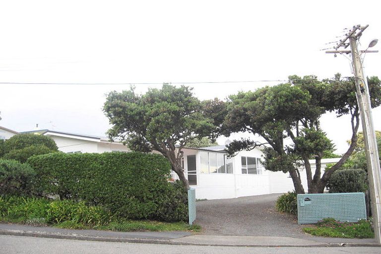 Photo of property in 1 Aotea Road, Raumati South, Paraparaumu, 5032