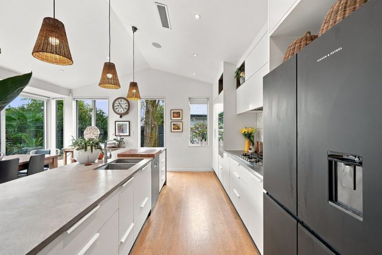 Photo of property in 9 Hadlow Place, Burnside, Christchurch, 8041