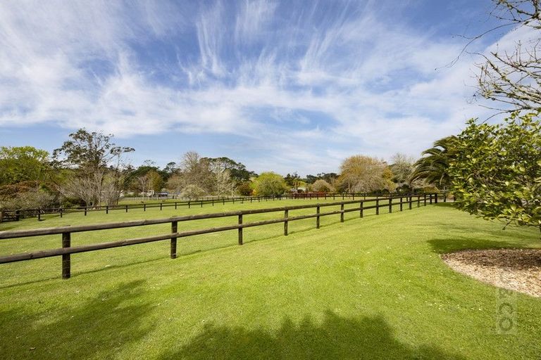 Photo of property in 206 Waitakere Road, Waitakere, Henderson, 0782