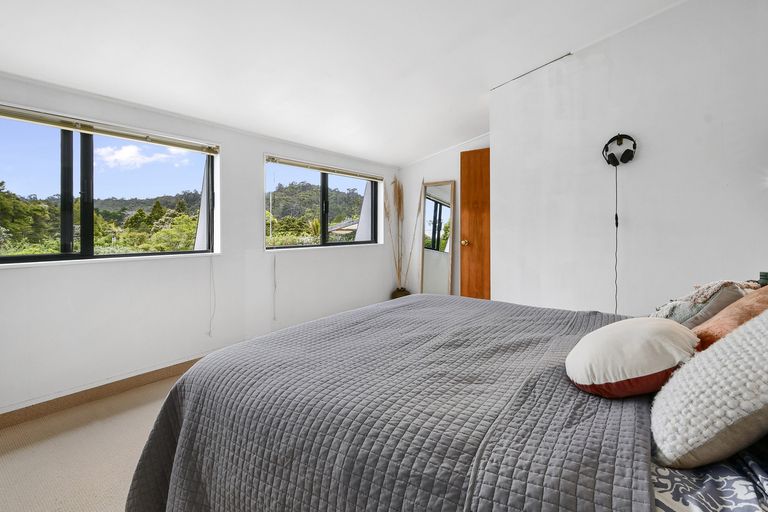 Photo of property in 16 Opanuku Road, Henderson Valley, Auckland, 0612