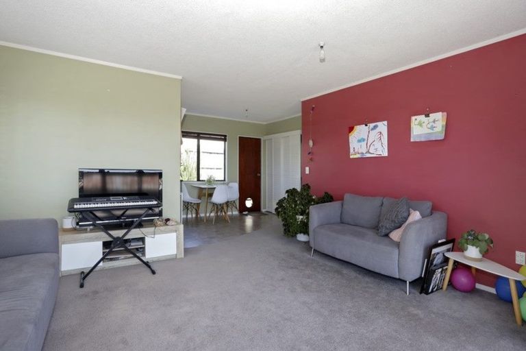 Photo of property in 10a Te Arawa Place, Welcome Bay, Tauranga, 3112