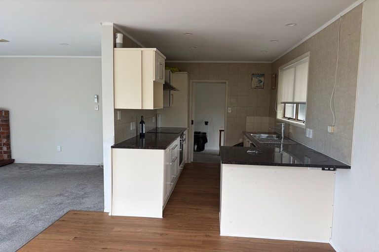 Photo of property in 62 Weatherly Road, Torbay, Auckland, 0630
