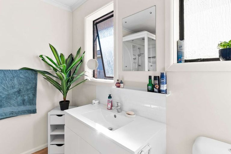 Photo of property in 37 Moffett Street, Islington, Christchurch, 8042