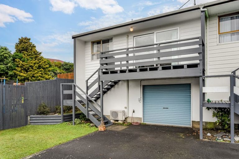 Photo of property in 12 Halyard Place, Whitby, Porirua, 5024