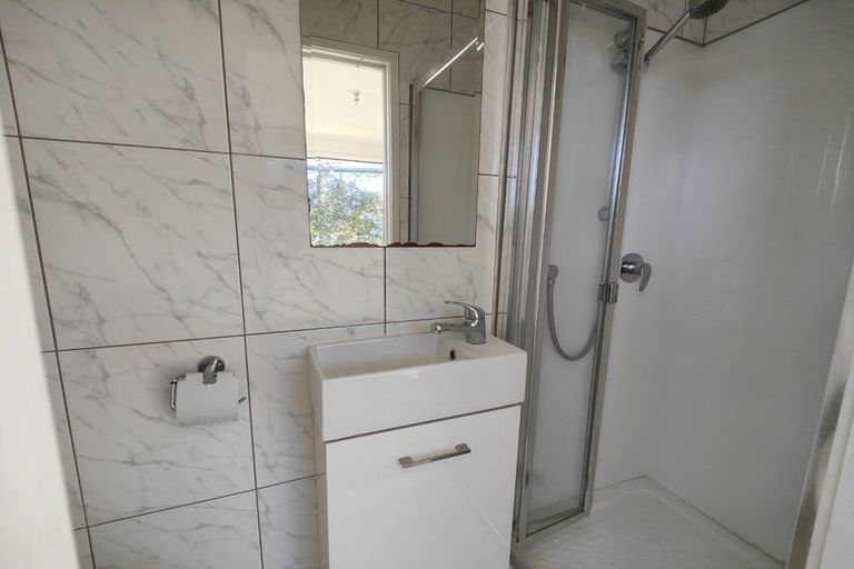 Photo of property in 4 Garner Place, Glenfield, Auckland, 0629
