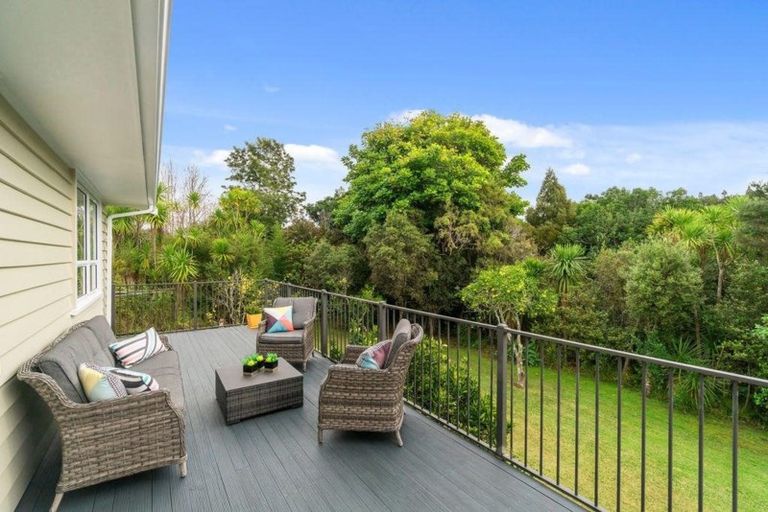 Photo of property in 60 Taipari Road, Te Atatu Peninsula, Auckland, 0610