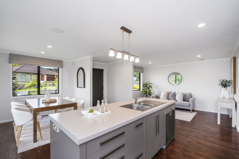 Photo of property in 2 Carex Close, Pyes Pa, Tauranga, 3112