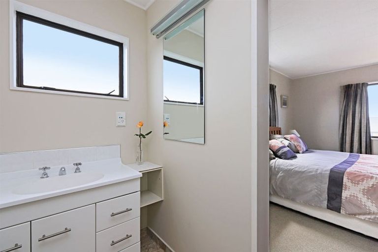 Photo of property in 1247 Ada Street, Parkvale, Hastings, 4122