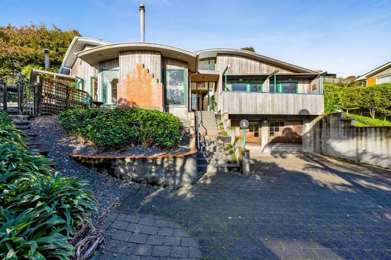 Photo of property in 1 Te Mara Place, Merrilands, New Plymouth, 4312