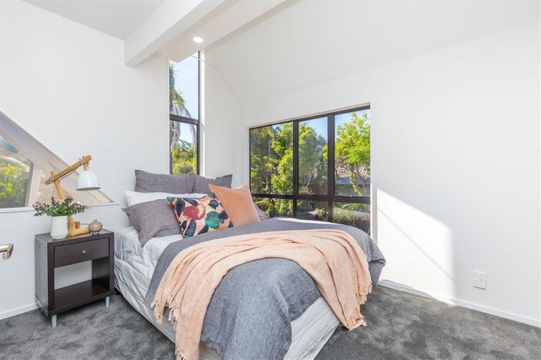 Photo of property in 8 View Road, Campbells Bay, Auckland, 0630