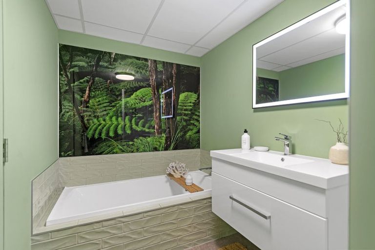 Photo of property in 18 Silverstone Drive, Cromwell, 9384