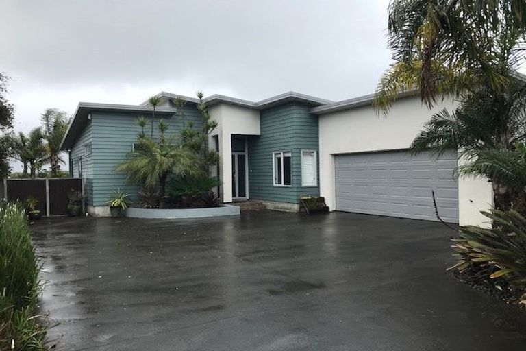 Photo of property in 48 Aurea Avenue, Pakuranga, Auckland, 2010