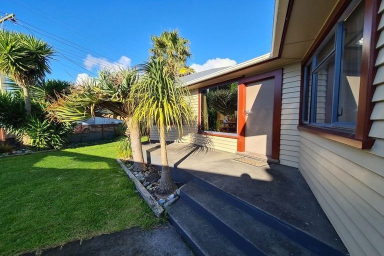 Photo of property in 36 Fitzroy Road, Fitzroy, New Plymouth, 4312