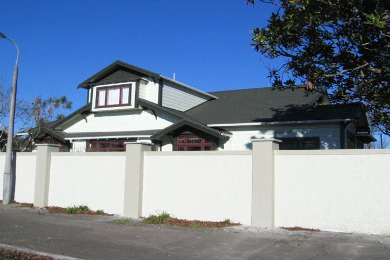 Photo of property in 6 Sydney Street, Palmerston North, 4414