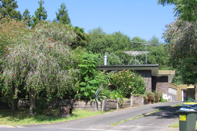 Photo of property in 34 Elmira Place, Browns Bay, Auckland, 0630