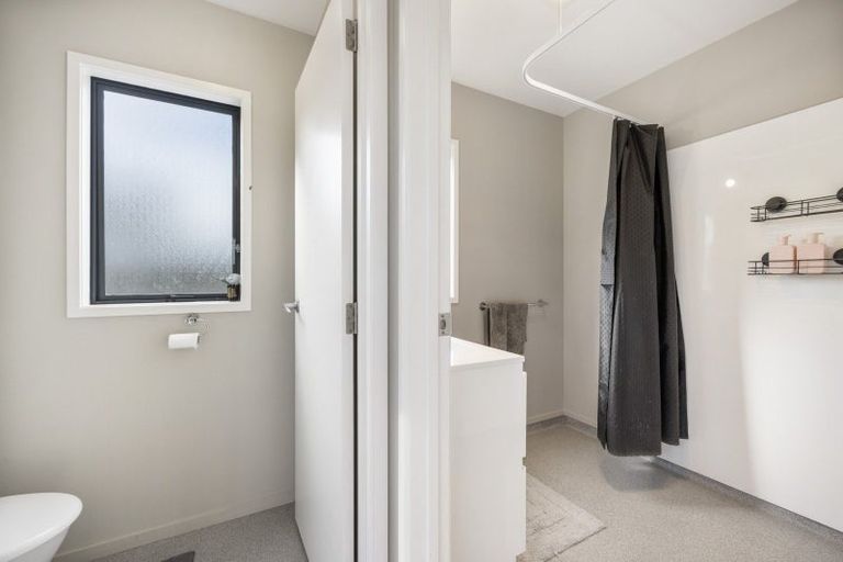 Photo of property in 11 Second Avenue, Glenbrook, Waiuku, 2681