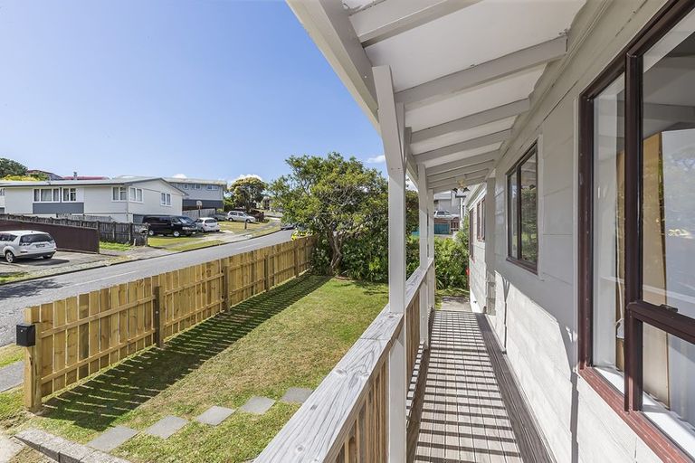 Photo of property in 8 Sombrero View, Ascot Park, Porirua, 5024