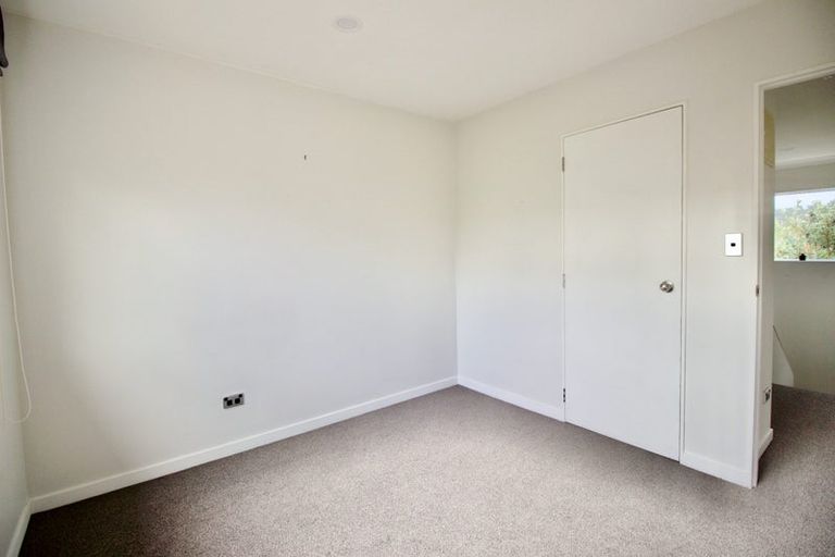 Photo of property in 88 Lantana Road, Green Bay, Auckland, 0604