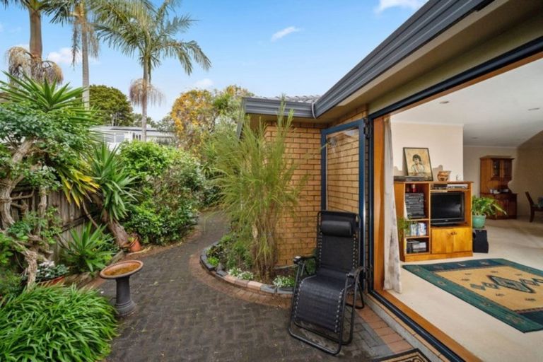 Photo of property in 19 Angel Way, Stanmore Bay, Whangaparaoa, 0932